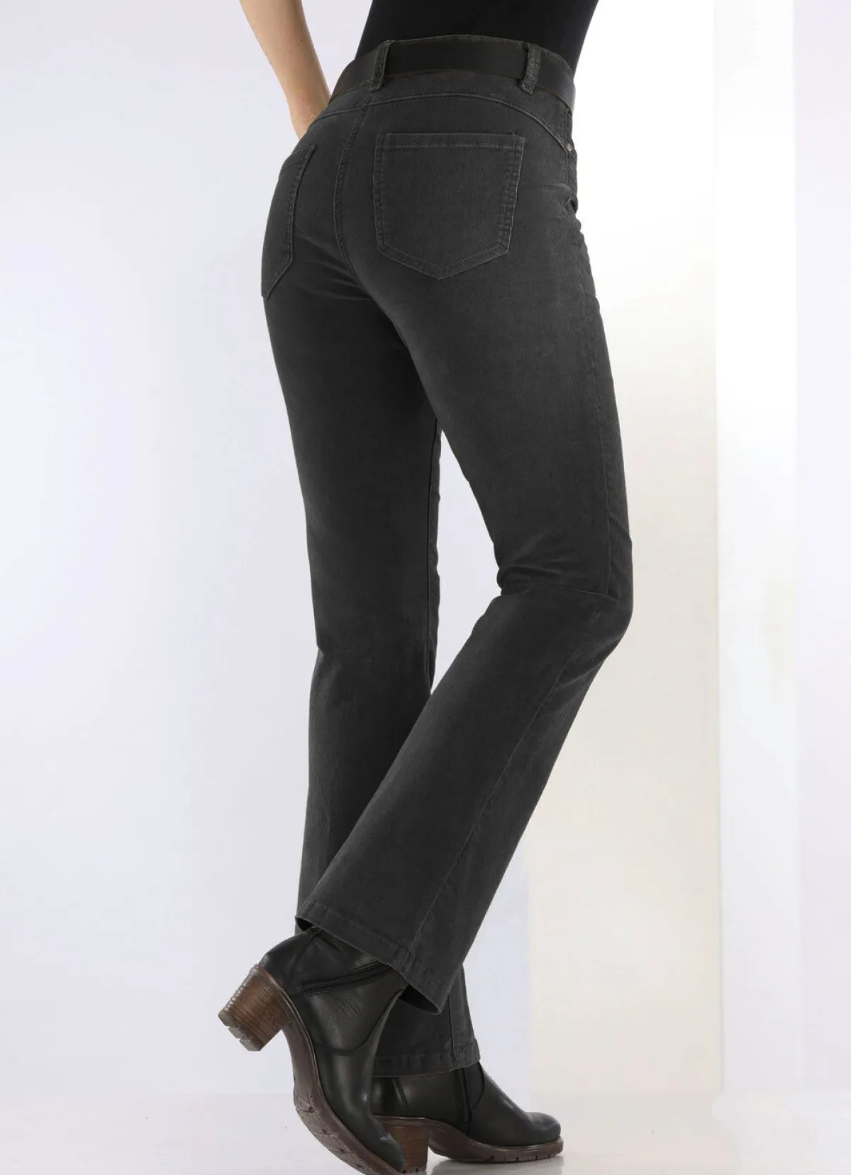 Damen BADER Cordhose in trendiger Bootcut-Form