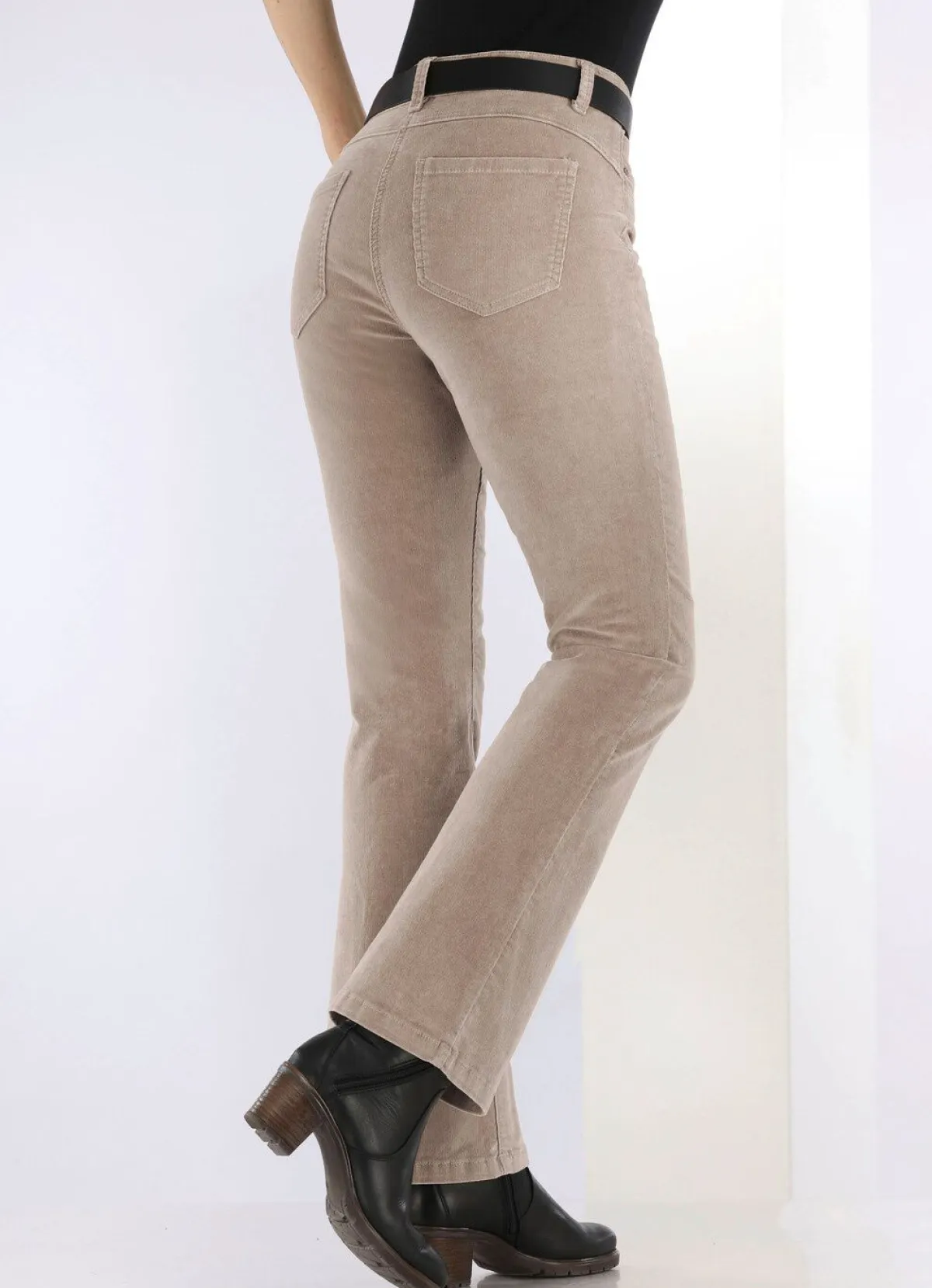 Damen BADER Cordhose in trendiger Bootcut-Form