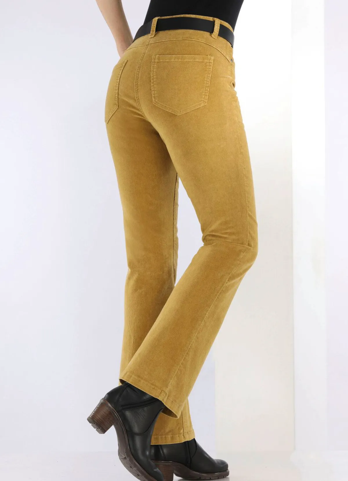 Damen BADER Cordhose in trendiger Bootcut-Form