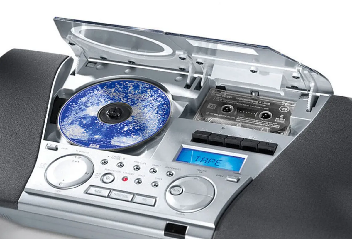 BADER Design-Musikanlage mit beleuchtetem Multifunktionsdisplay