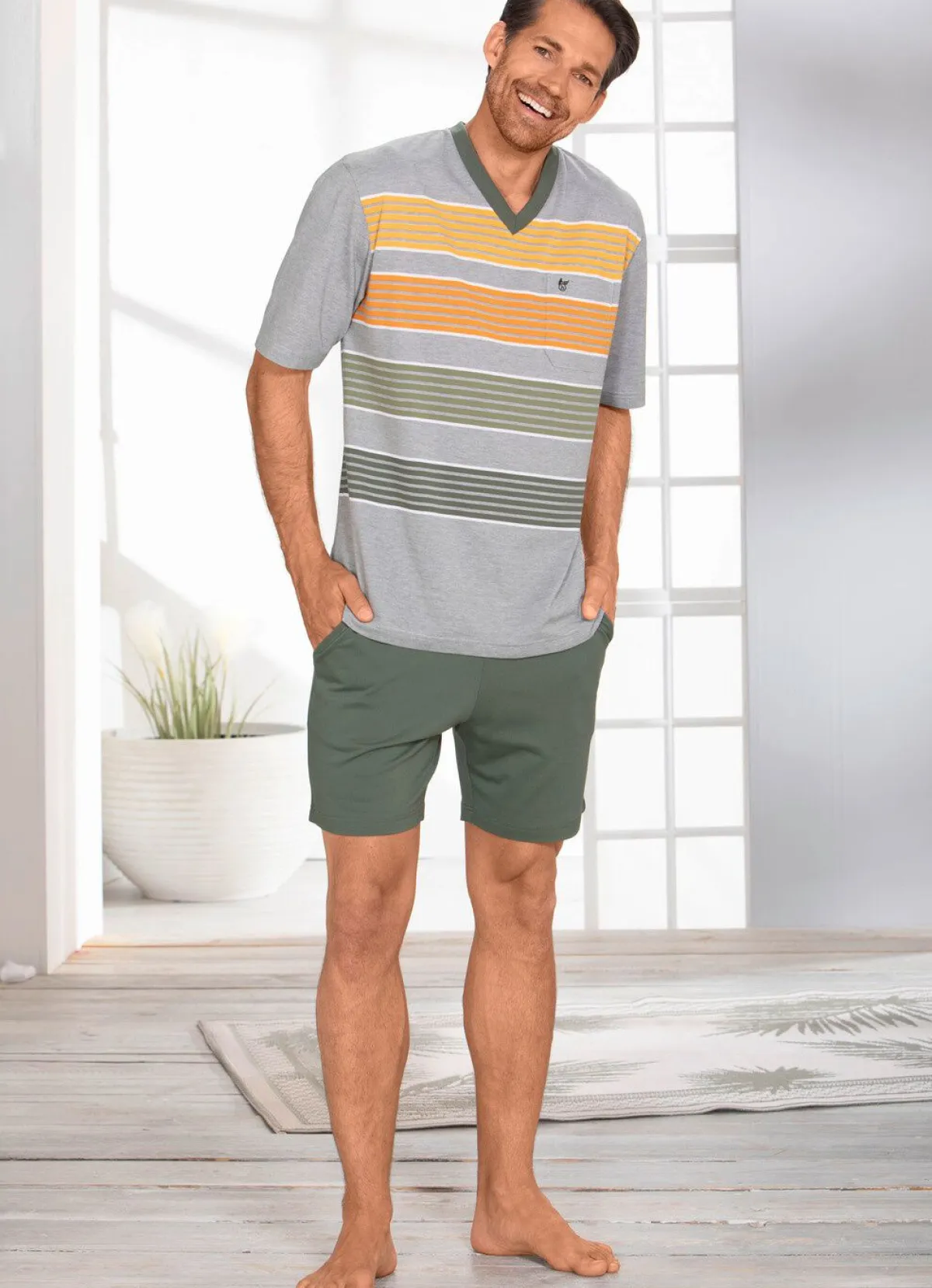 Herren HAJO NACHTMODE Hajo Shorty mit V-Ausschnitt