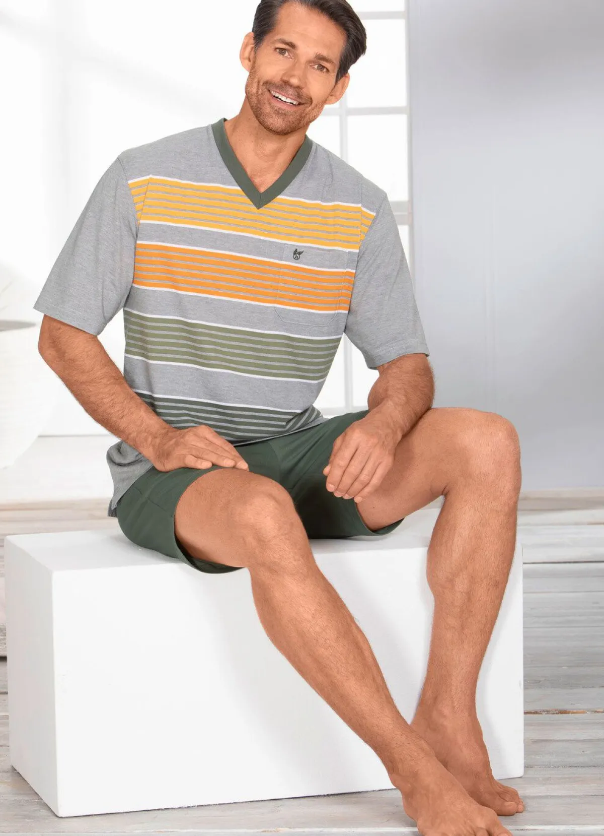 Herren HAJO NACHTMODE Hajo Shorty mit V-Ausschnitt