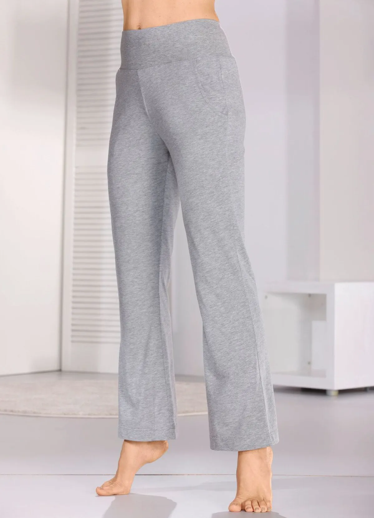 Damen BADER Hose mit dezent ausgestellten Beinabschlüssen