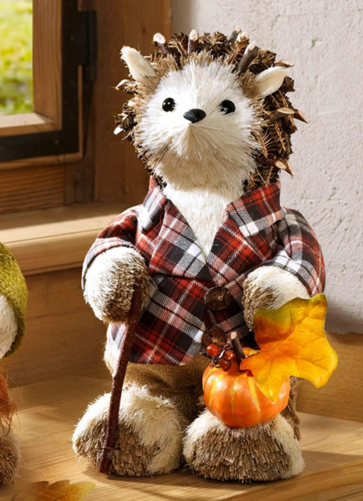 BADER Igel aus Bast, Naturzapfen und Holz