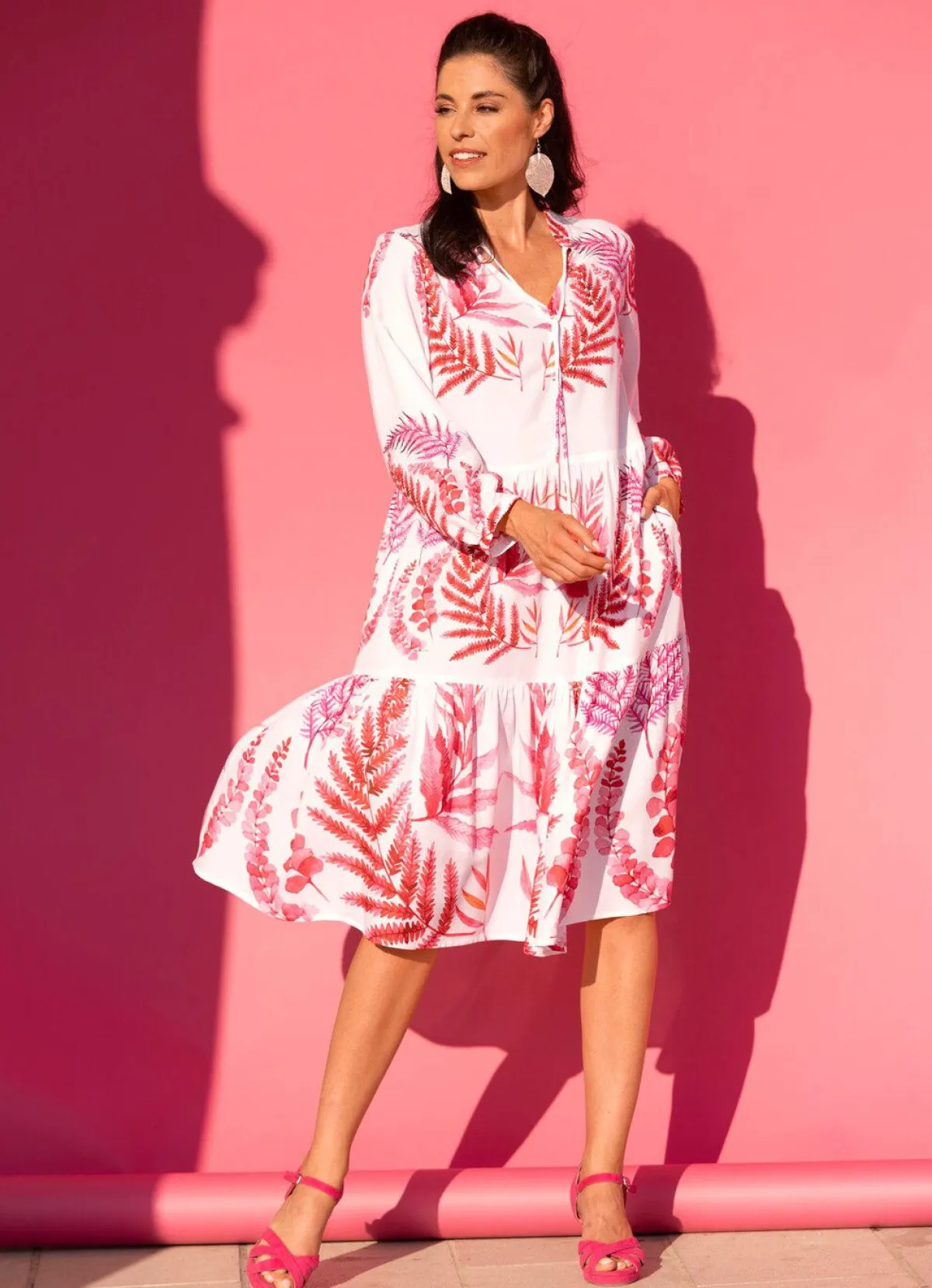 Damen laurakent Kleid mit Bindeband am Ausschnitt