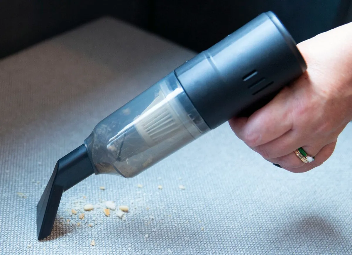 LIVINGTON Pocket Vac 2-in1 Mini-Akku-Handstaubsauger