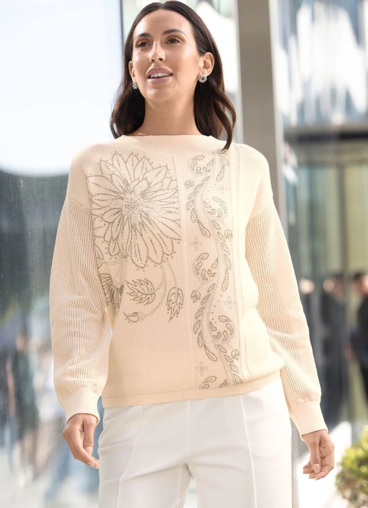 Damen Tizia Pullover mit floraler Strasszier