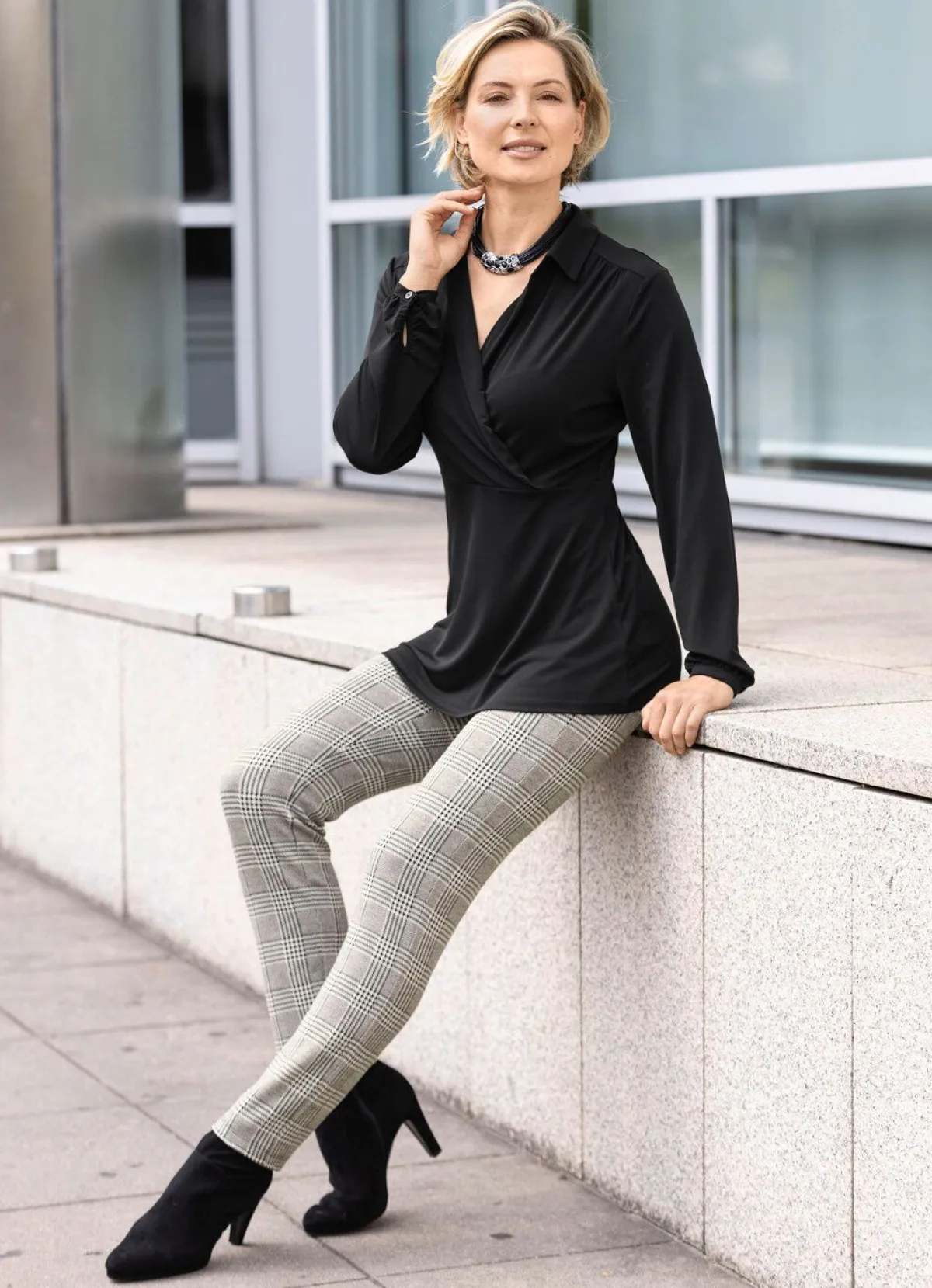 Damen BADER Raffiniertes Shirt mit Polokragen in 2 Farben