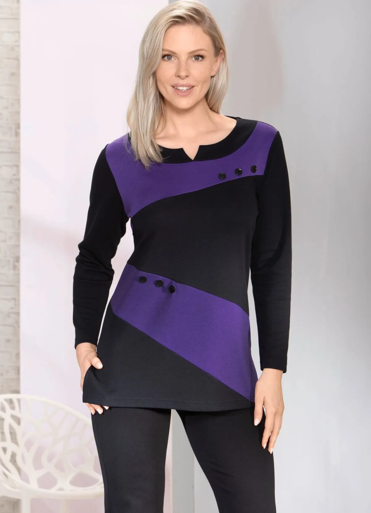 Damen BADER Raffiniertes Sweatshirt mit V-Schlitz
