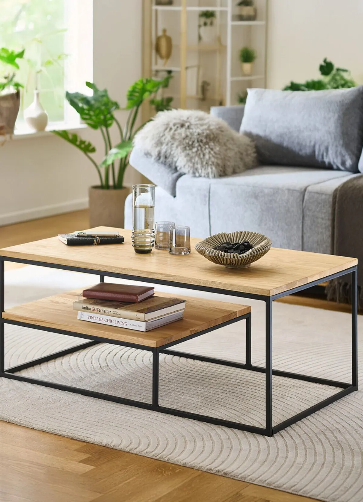 BADER Stilsicherer Couchtisch