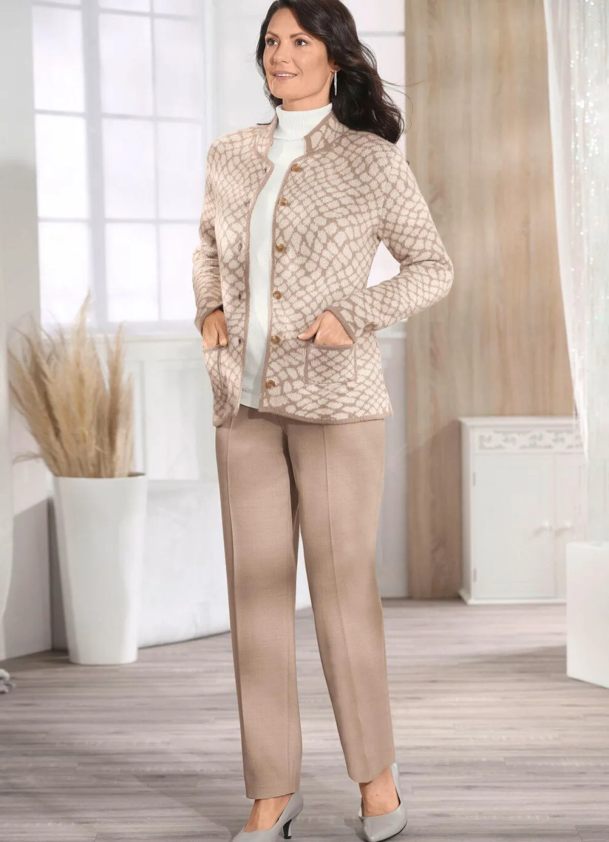 Damen BADER Strickjacke mit grafischem Jacquard