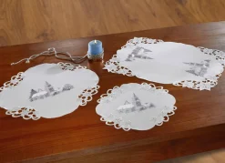BADER Tischdecke mit romantischem Winterdorf-Dessin