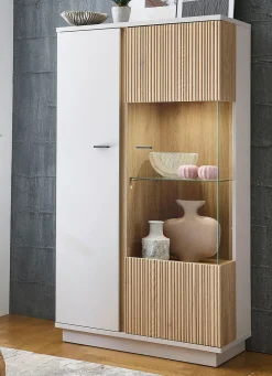 BADER Tolle Vitrine mit LED-Beleuchtung